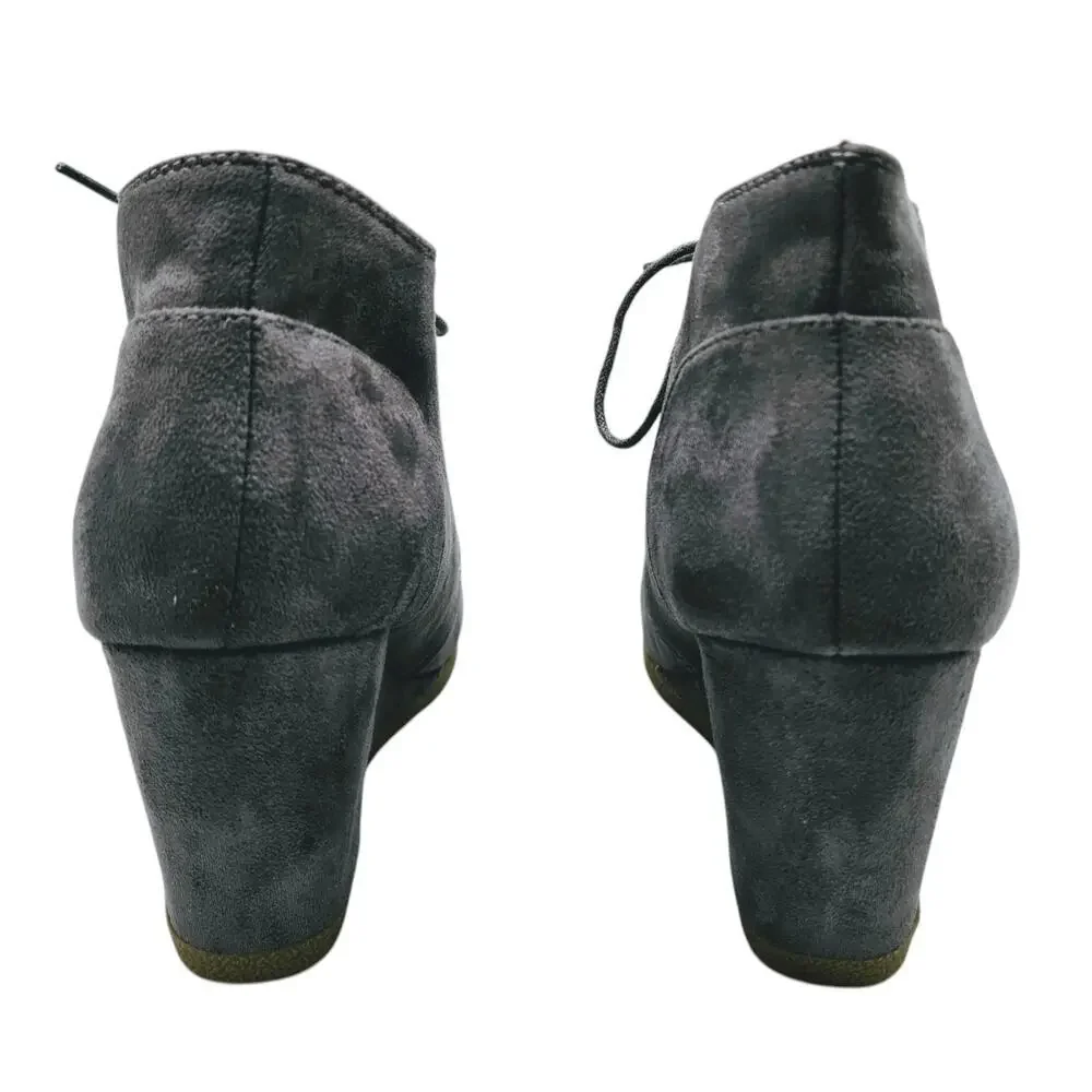 Chase‎ + Chloe Women's Faux Suede Wedge Booties Size 7.5 NEW